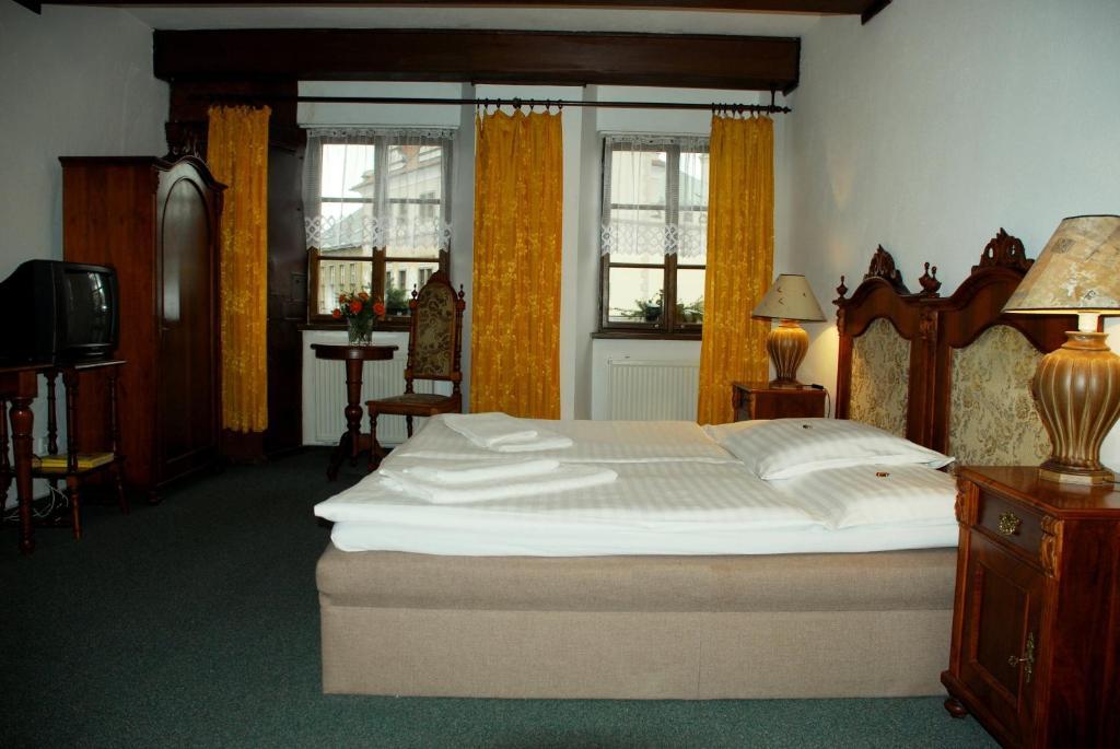 Hotel Zlaty Kohout Mladá Boleslav Esterno foto