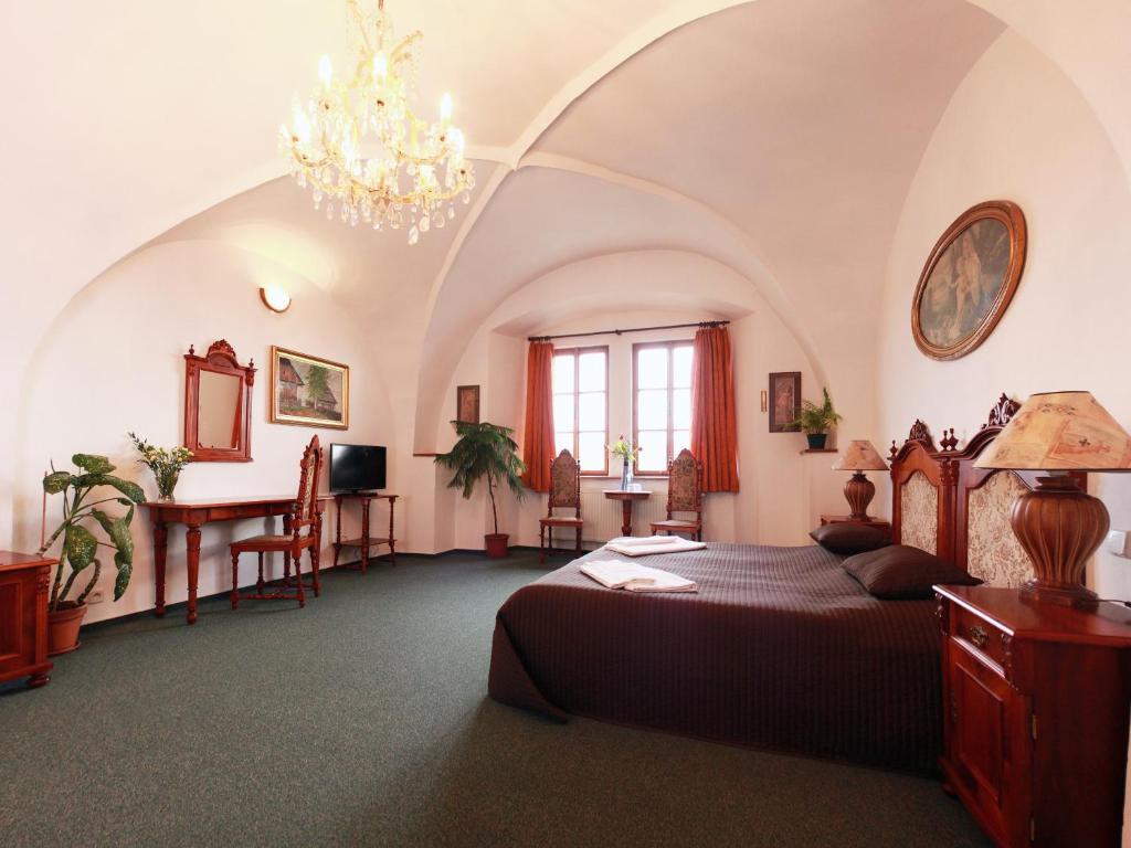 Hotel Zlaty Kohout Mladá Boleslav Esterno foto