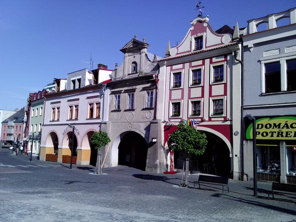 Hotel Zlaty Kohout Mladá Boleslav Esterno foto